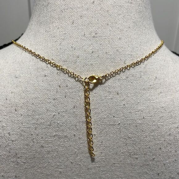 NWOT 2 1/2 Magnetic heart pendants with chains - Picture 3 of 4